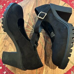 #40 🎁 Black Suede Chunky Heel Ankle Boots size 9ww